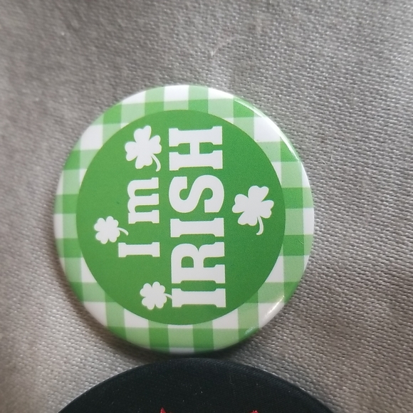AGELESS WONDER & I'M IRISH Button pins - Picture 3 of 4